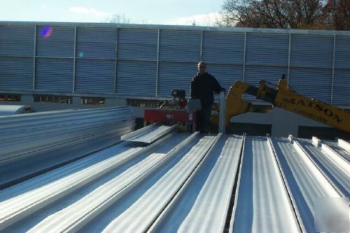 Standing seam metal roof / 1
