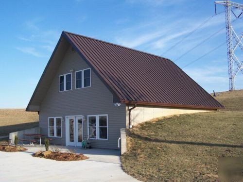 Standing seam metal roof / 1