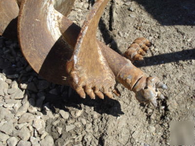 Altec pengo digger derrick 20 in hole auger, rock teeth
