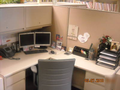 (3)-steelcase (4) station cubicals*tan/sand**used*(12)