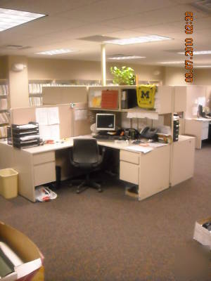 (3)-steelcase (4) station cubicals*tan/sand**used*(12)