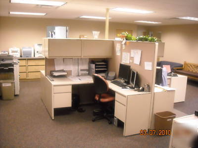 (3)-steelcase (4) station cubicals*tan/sand**used*(12)