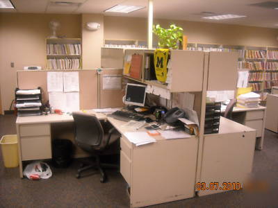 (3)-steelcase (4) station cubicals*tan/sand**used*(12)