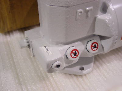 New spx power team P157 2 speed hydraulic hand pump 