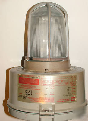 Crouse-hinds champ vmv series lighting fixture 175 watt