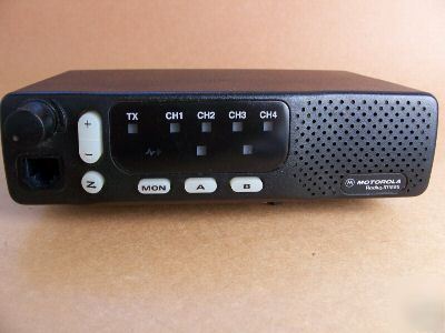 Mint motorola radius M1225 uhf 4CH 40W mobile radio