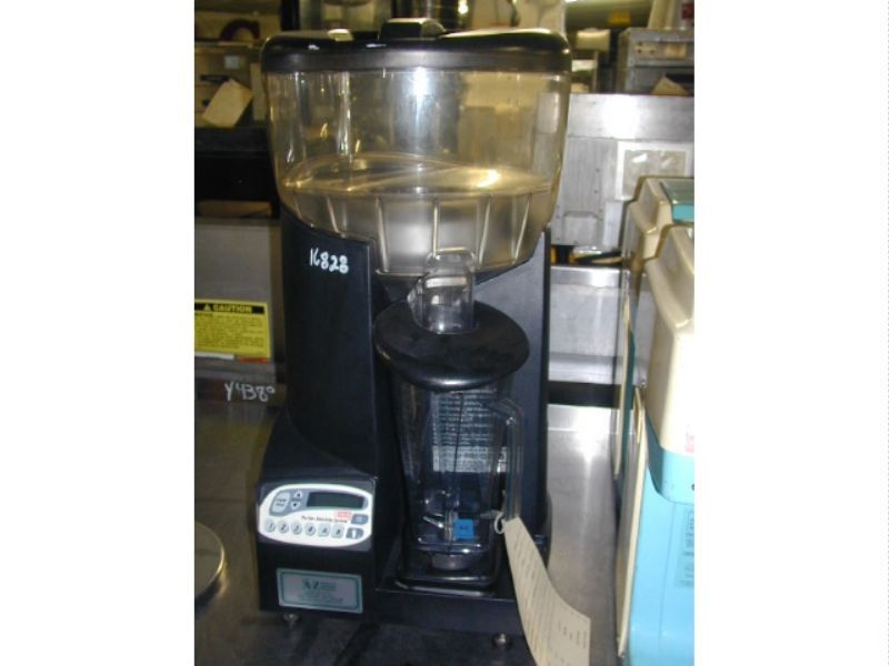 Viti-mix slushy blender with ice bin