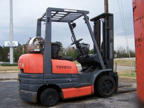 Toyota 4000 lb cushion tire forklift truck lp gas