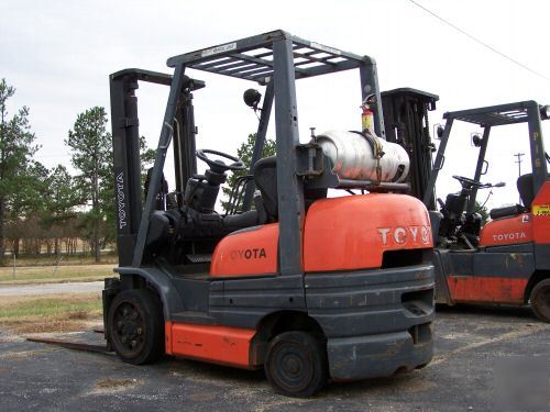 Toyota 4000 lb cushion tire forklift truck lp gas