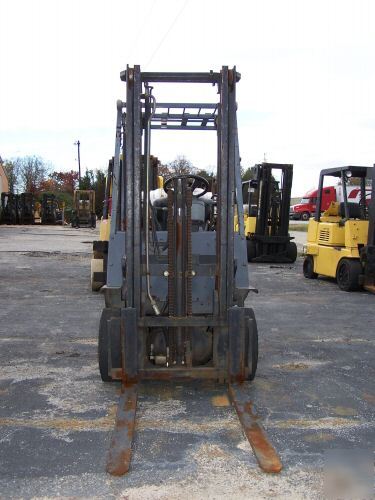 Toyota 4000 lb cushion tire forklift truck lp gas