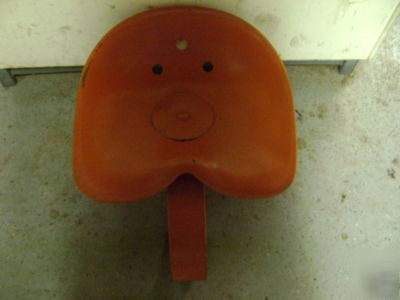 Allis chalmers g pan seat assembly