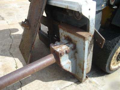Carpet pole attachment for forklift