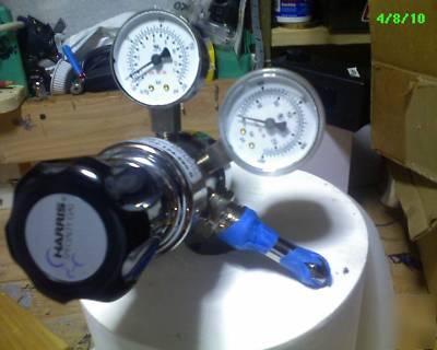 New harris specialty gas regulator HP702-125-590-d ( )