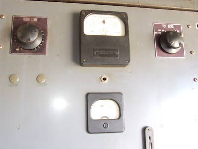 Vintage gates radio mo-2890 tube frequency monitor 