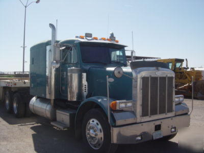 Transport tractor for lowboy stepdeck 95 peterbilt gd