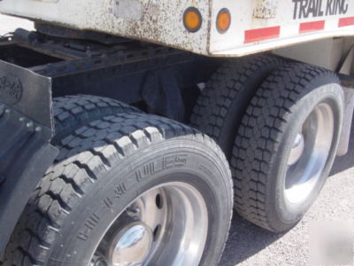 Transport tractor for lowboy stepdeck 95 peterbilt gd