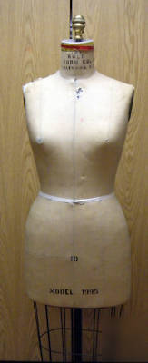 Used wolf form company size 10 year 1995 dress form