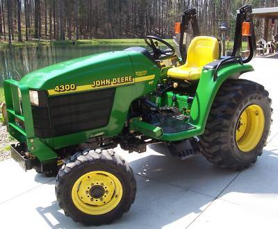 2001 john deere 4300 utility 4WDTRACTOR, loader & mower