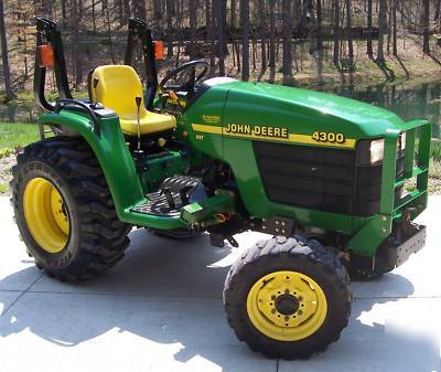 2001 john deere 4300 utility 4WDTRACTOR, loader & mower