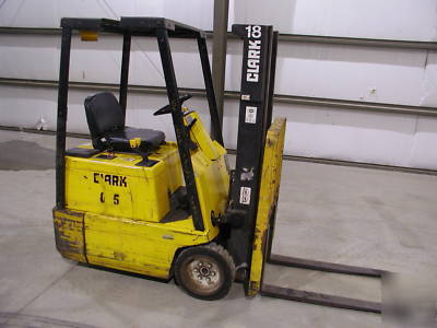 Clark TM12 3 wheel sitdown electric forklift lift 