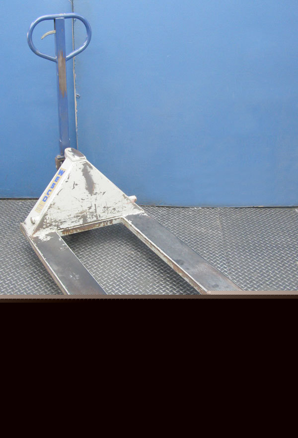 Wesco 5,000LB heavy duty hydraulic pallet jack / truck