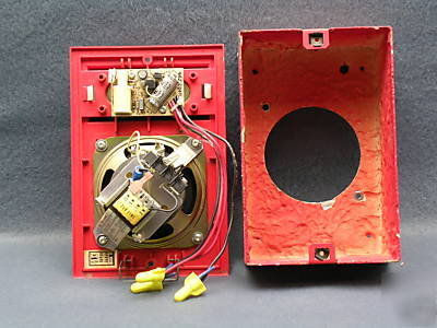 Simplex model #2902-9739 fire alarm w/stobe