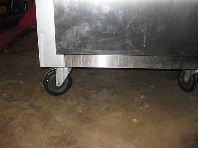 Traulsen reach-in freezer-ss-casters-one solid door