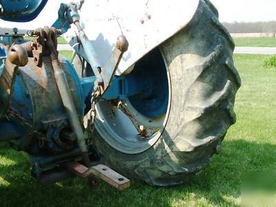 1972 ford 3000 tractor.