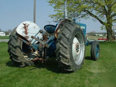 1972 ford 3000 tractor.