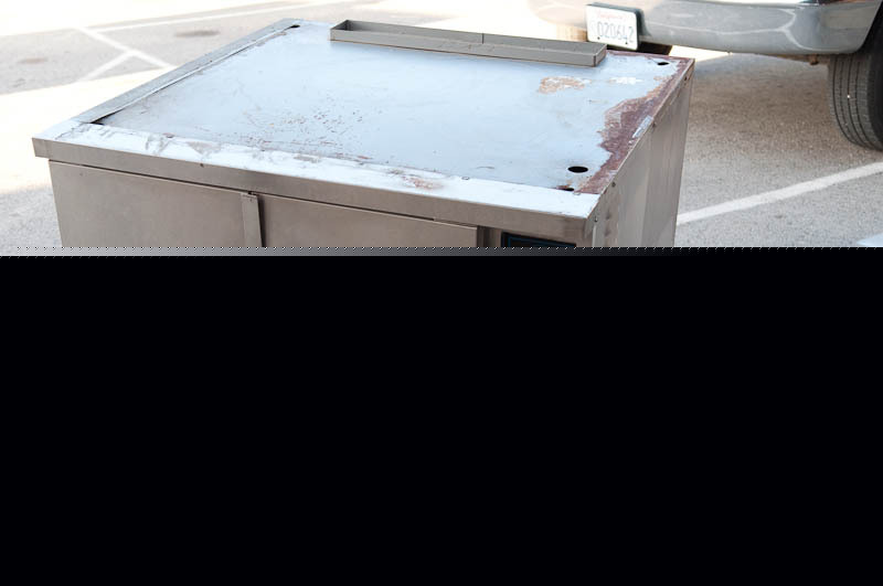 Lot of 2 convection ovens- us range summit pizza