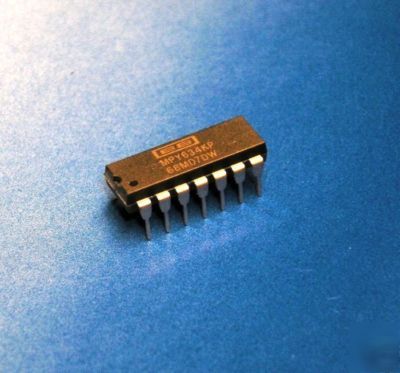 MPY634KP wide bw 4 quadrant analog multiplier MPY634 X2