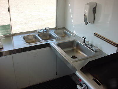 2008 custom 7.5 x 16 catering / concession trailer