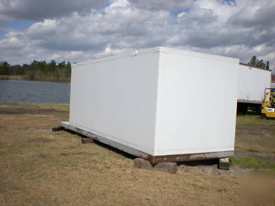 Polar pod 8' x 20' walkin freezer ( portable ) 