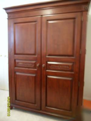 Computer workcenter armoire