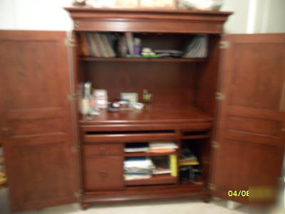 Computer workcenter armoire