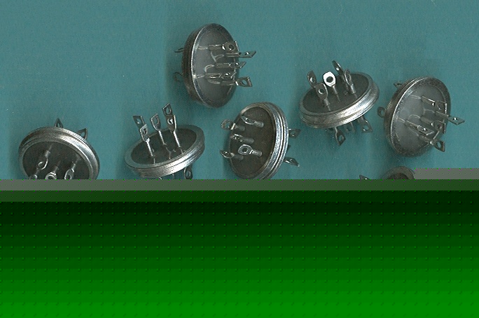 Lot (15) 5 terminal hermetically sealed feedthrus 9/16