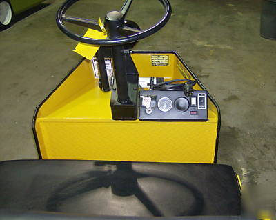 Taylor dunn #6544 personnel carrier, load cap: 600#