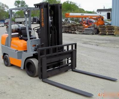 Toyota 6FGCU45 9,000#, cushion tired forklift, fork pos