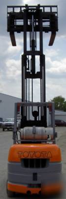 Toyota 6FGCU45 9,000#, cushion tired forklift, fork pos