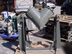 1 cu ft __ twin shell blender ___ patterson kelley 