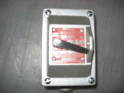 Crouse-hinds hazardous manual starting switch EFDC118T8