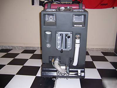 Minuteman carpet extractor / cleaner 