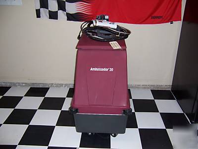 Minuteman carpet extractor / cleaner 