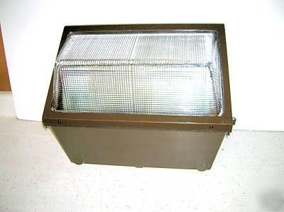 400 watt large metal halide bronze wallpack with lamp