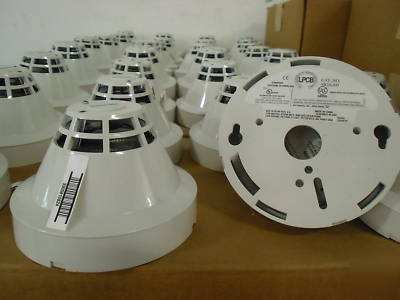 Est fire alarm system lot smoke detectors,strobe lights