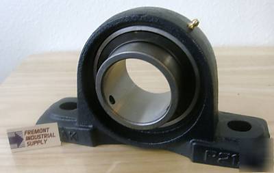 UCP212-39 pillow block bearing normal duty 2 7/16