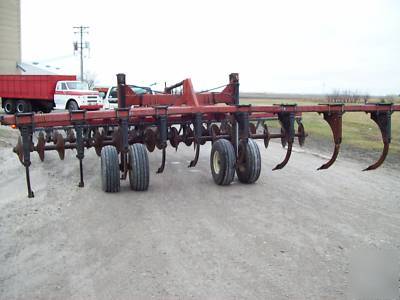 M & w 1860 earthmaster disk chisel v ripper plow