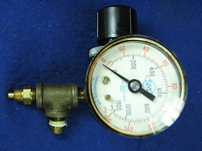 Smc air regulator relief w/gage AR100P 708T