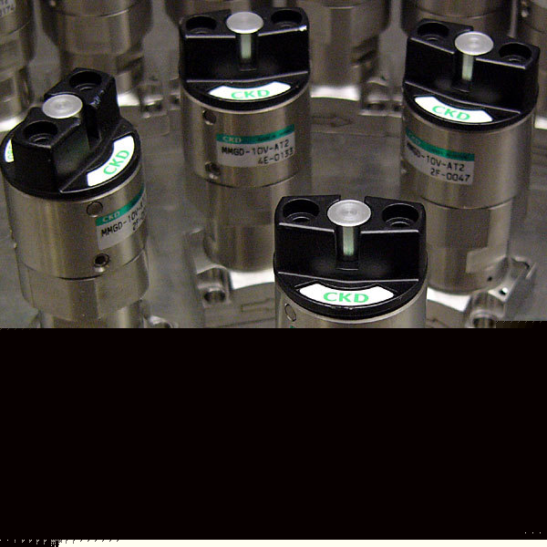 Lot: 4 ckd 1/4-turn manual valves c-seal mmgd-10V-AT2