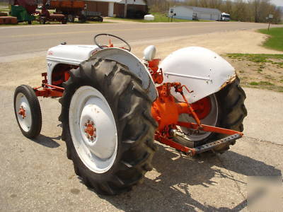 1949 ford 8N w/ extras 